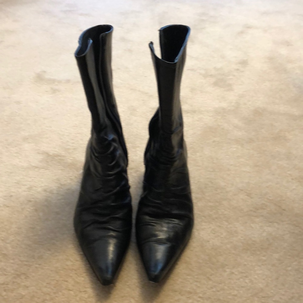 Black ruched ankle boots